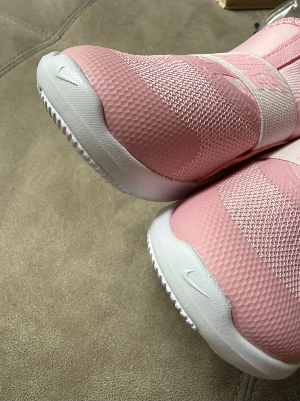 Nike girl‘s flex
